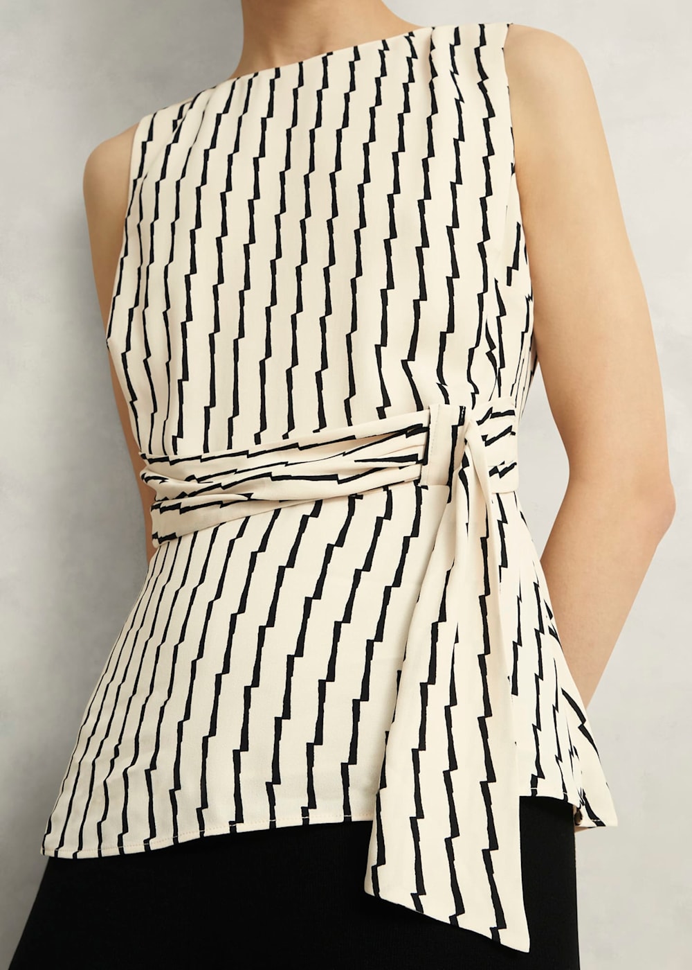 Levens Top | Hobbs US |