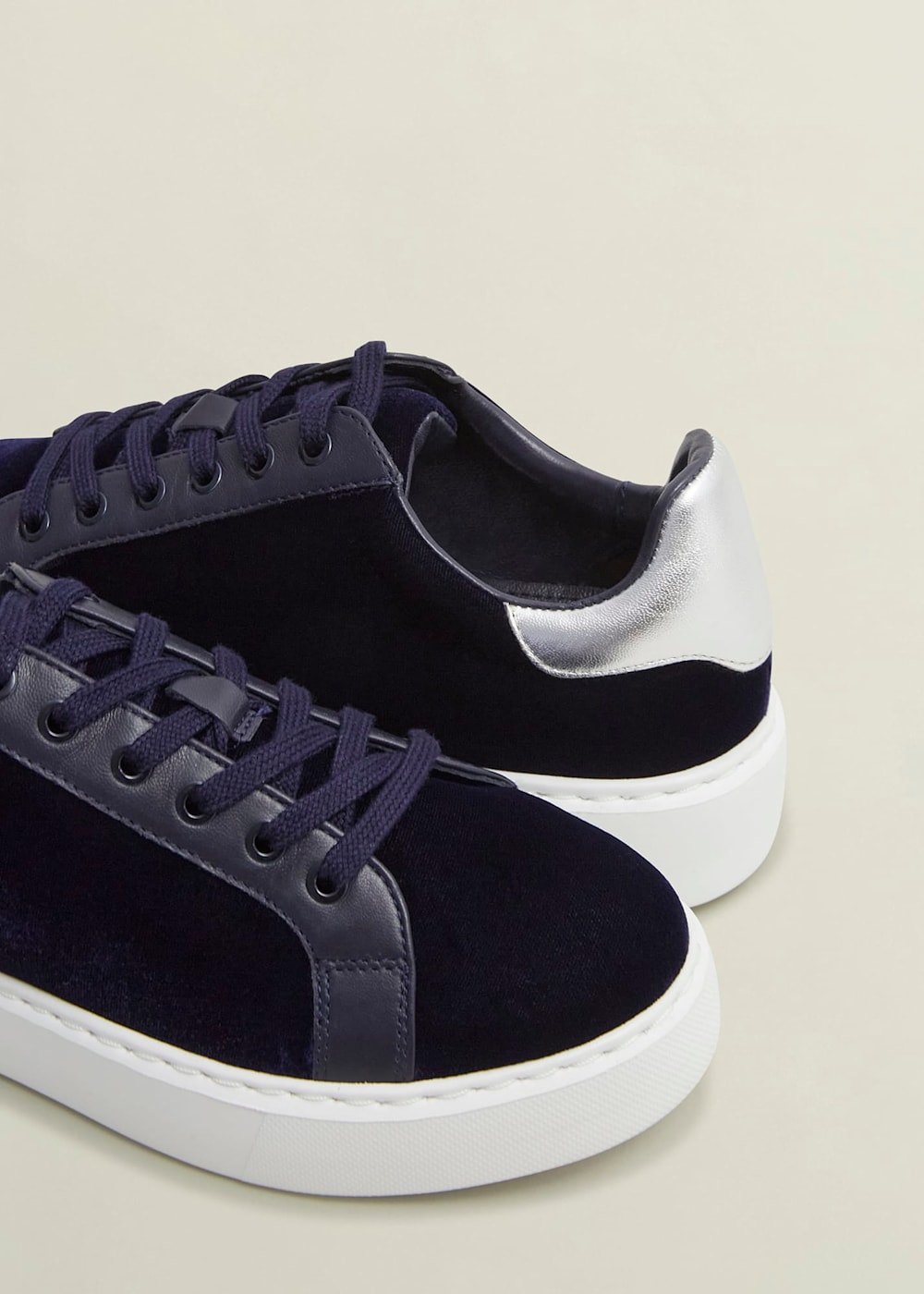 Velvet trainer outlet