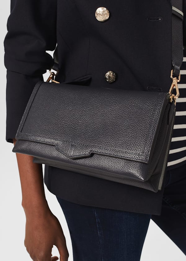 Buy ACCESSORIZE LONDON Women Black Shoulder Bag BLACK Online @ Best Price  in India