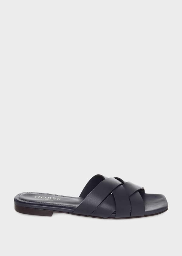 Annie Flat Sandal