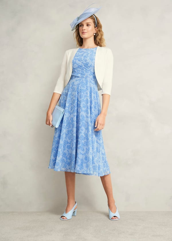 Carrie Bloero Outfit