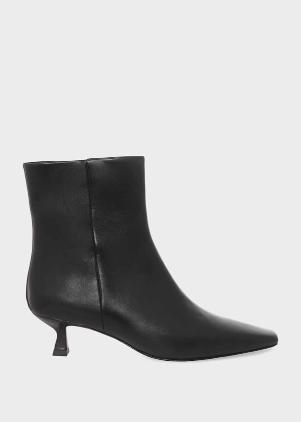 Dita Boots