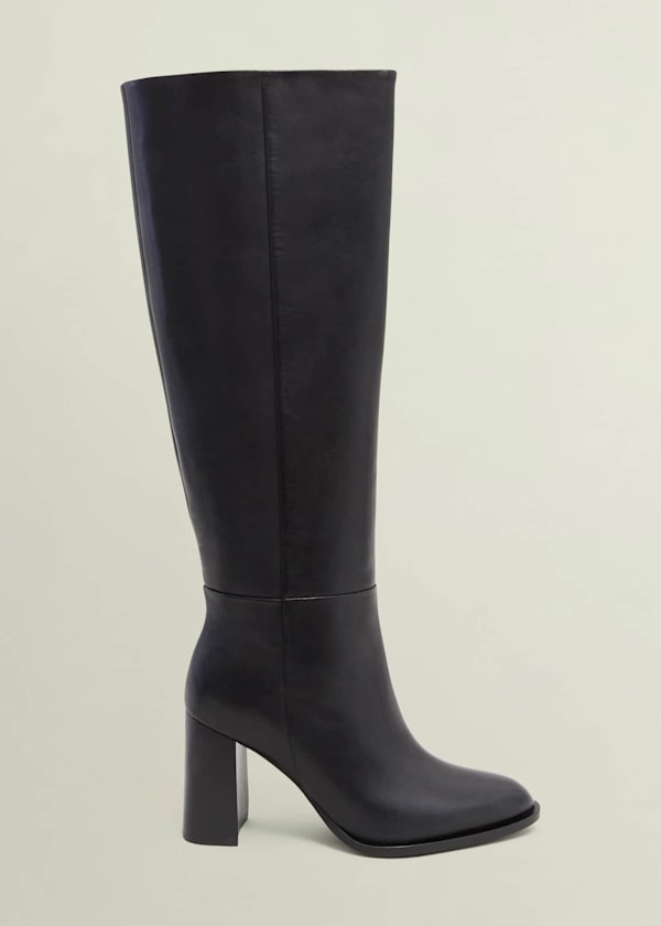 Prim Pull On Leather Boots