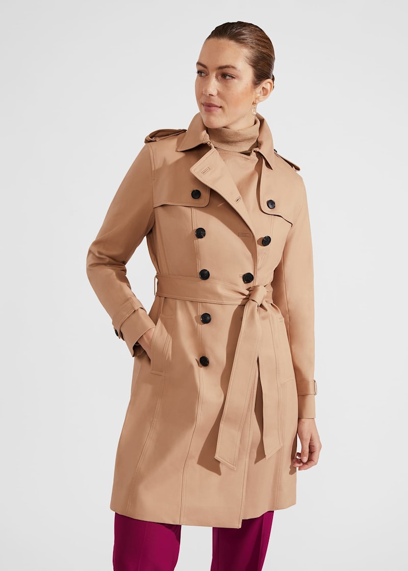 Burberry - timeless & modern trenchcoats & scarves for ladies and